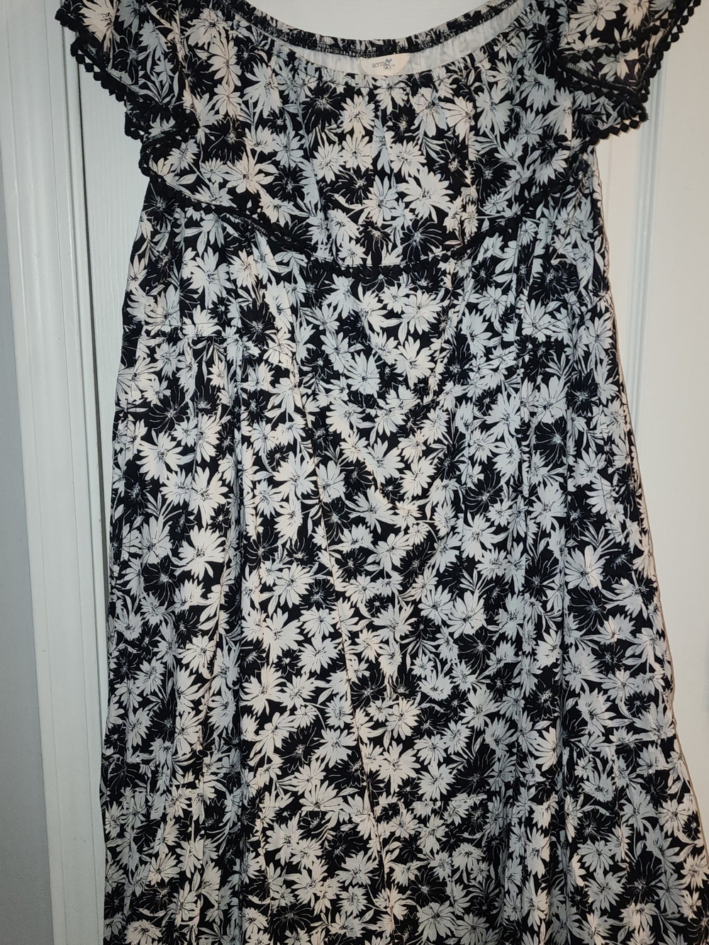 Terra & Sky Black and White Floral Smocked Dress Top